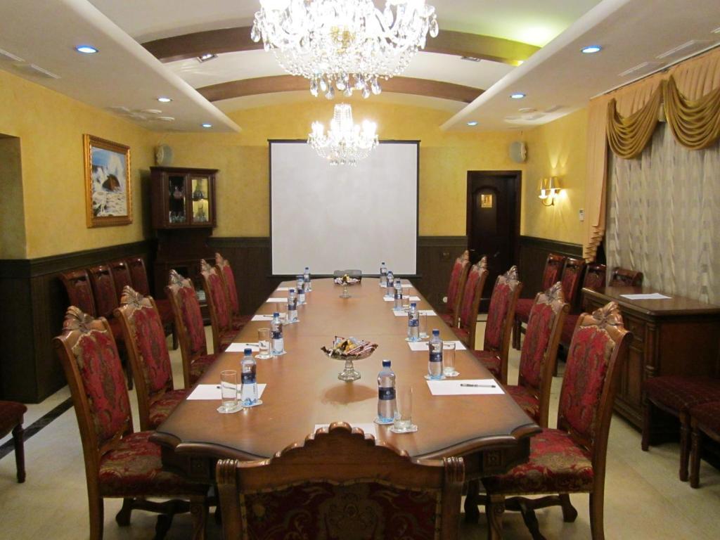 Merey Hotel Karaganda Exterior photo