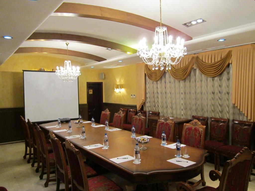 Merey Hotel Karaganda Exterior photo